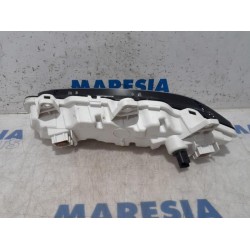 Peugeot - 208 - Tageslicht links