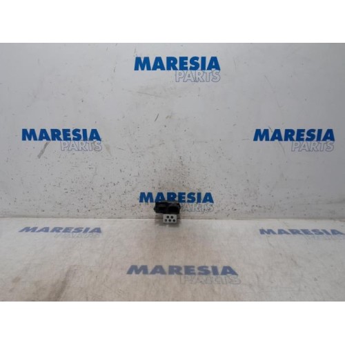 Peugeot - 208 - Cooling fan resistor