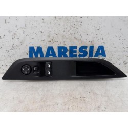 Peugeot - 208 - Multi-functional window switch