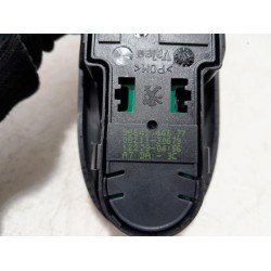 Peugeot - 207 - Multi-functional window switch