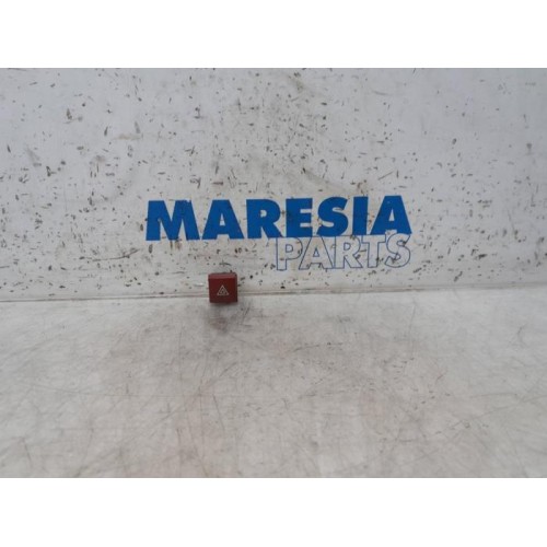 Peugeot - 207 - Panikbeleuchtung Schalter