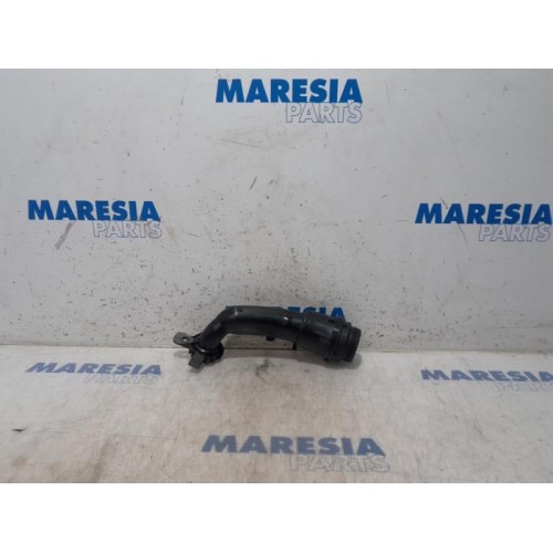 Citroen - C4 Cactus - Air intake hose
