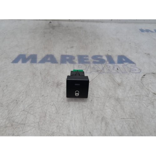 Peugeot - Partner - Central locking switch