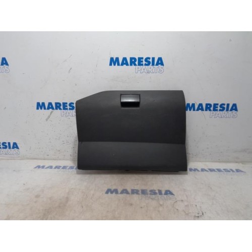 Peugeot - Partner - Glovebox