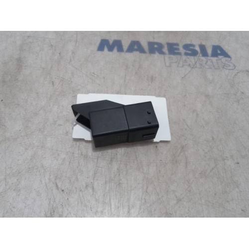 Citroen - DS3 - Relay