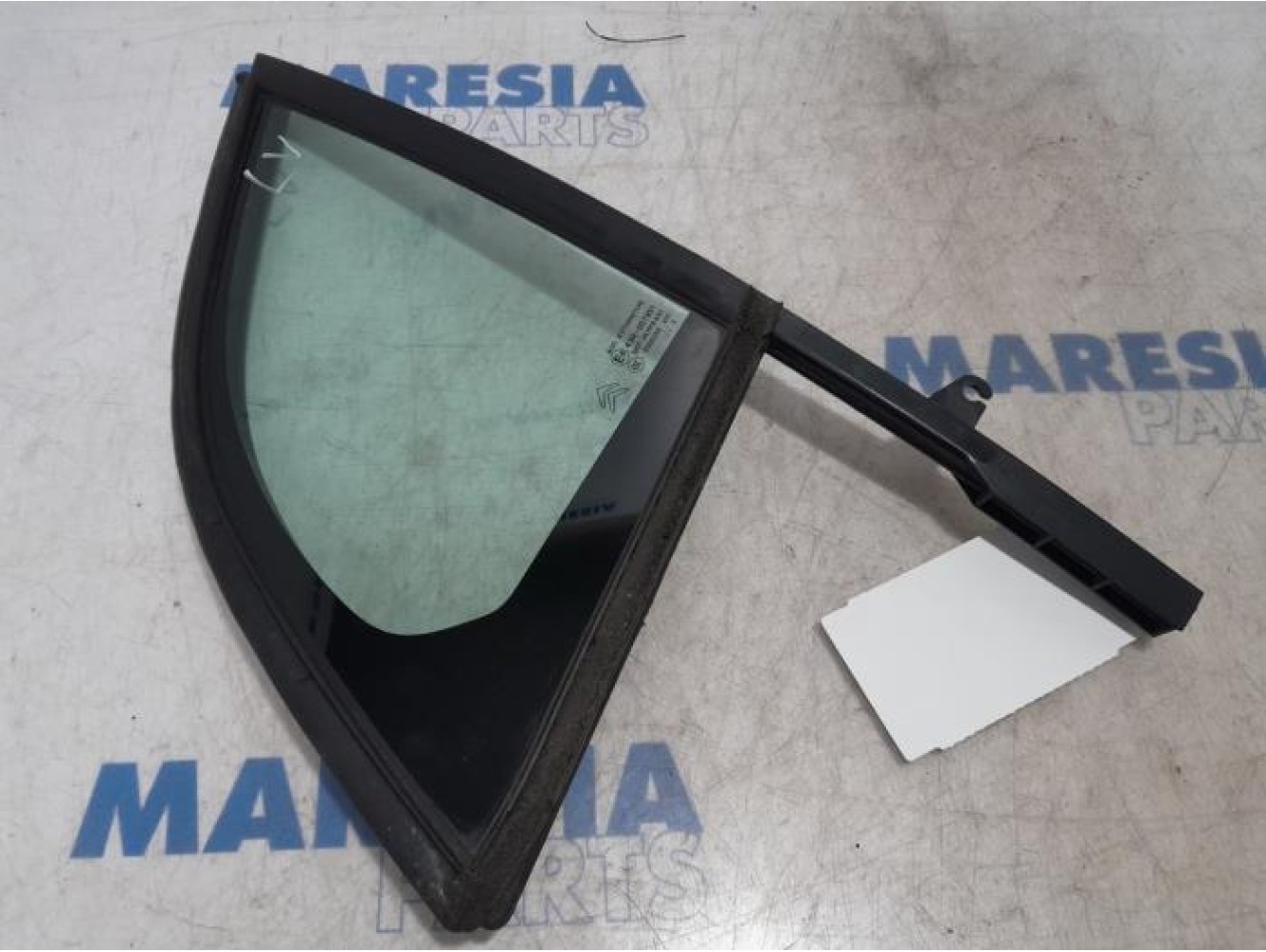 Citroen - DS3 - Quarter light, front left