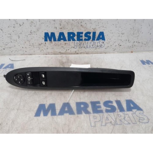 Citroen - DS3 - Multi-functional window switch