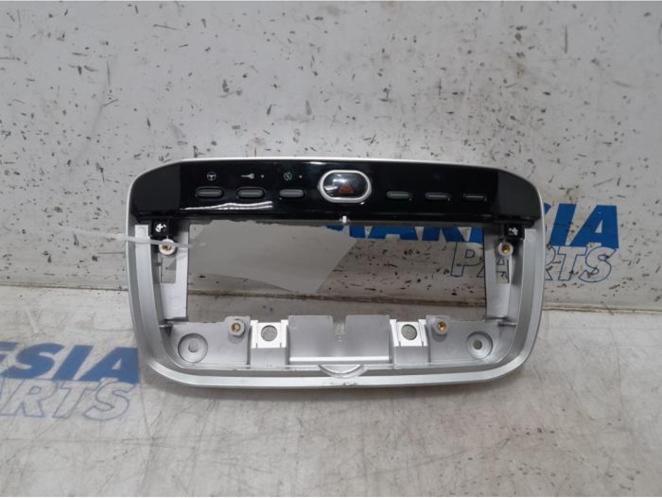 Fiat - Punto - Panic lighting switch