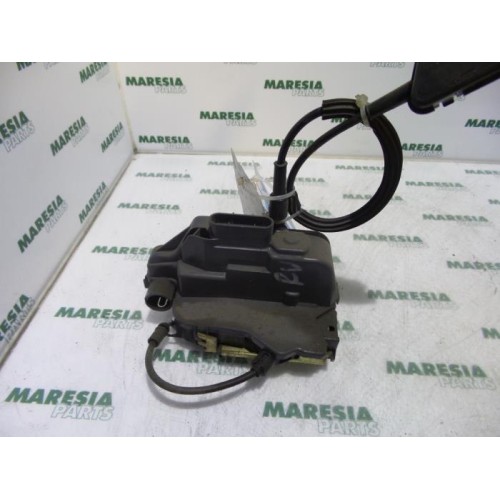 Renault - Laguna - Front door lock mechanism 4-door, right
