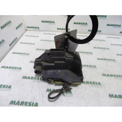 Renault - Laguna - Front door lock mechanism 4-door, right