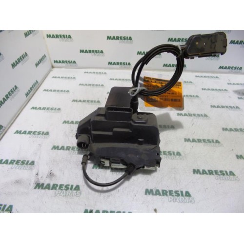 Renault - Laguna - Front door lock mechanism 4-door, right