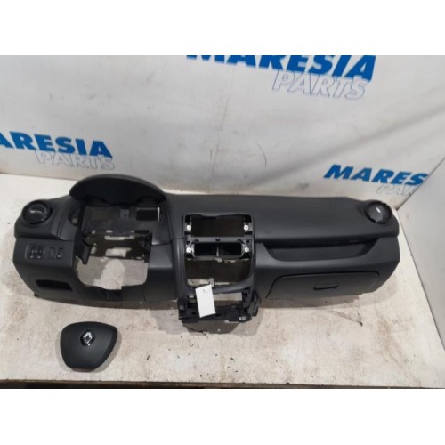 Renault - Clio - Airbag set + dashboard