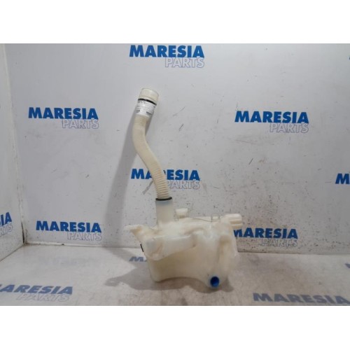 Peugeot - Partner - Front windscreen washer reservoir