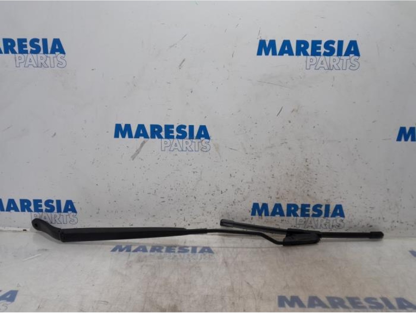 Citroen - DS3 - Front wiper arm