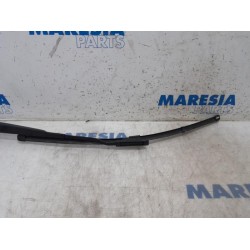 Citroen - DS3 - Front wiper arm