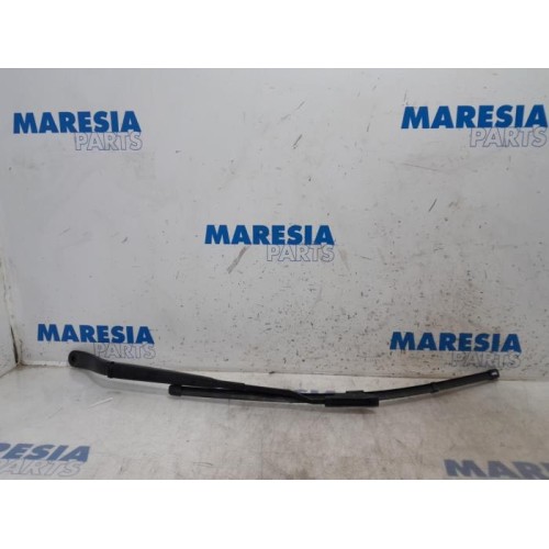 Citroen - DS3 - Front wiper arm