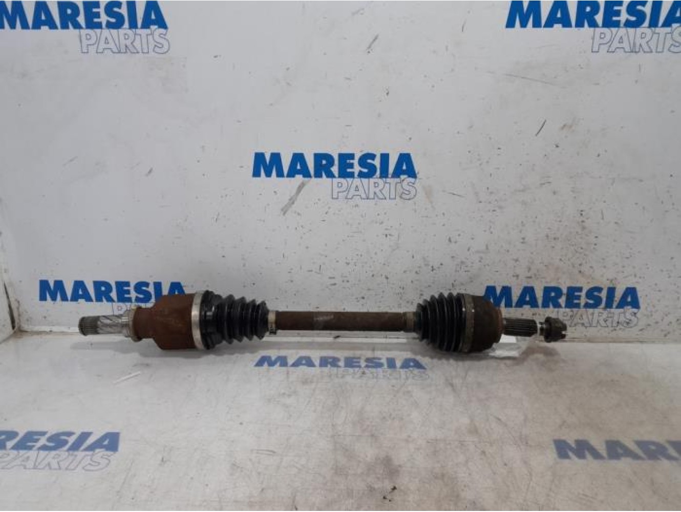 Renault - Clio - Front drive shaft, left