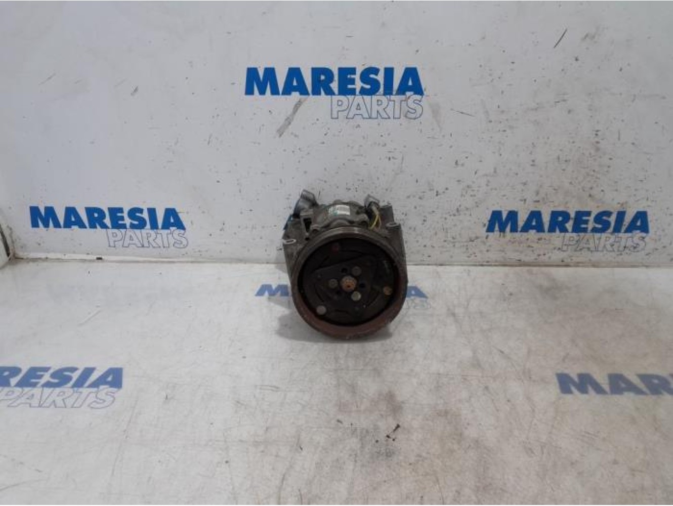 Renault - Clio - Air conditioning pump