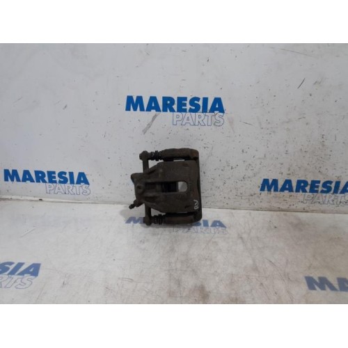 Renault - Clio - Front brake calliper, right