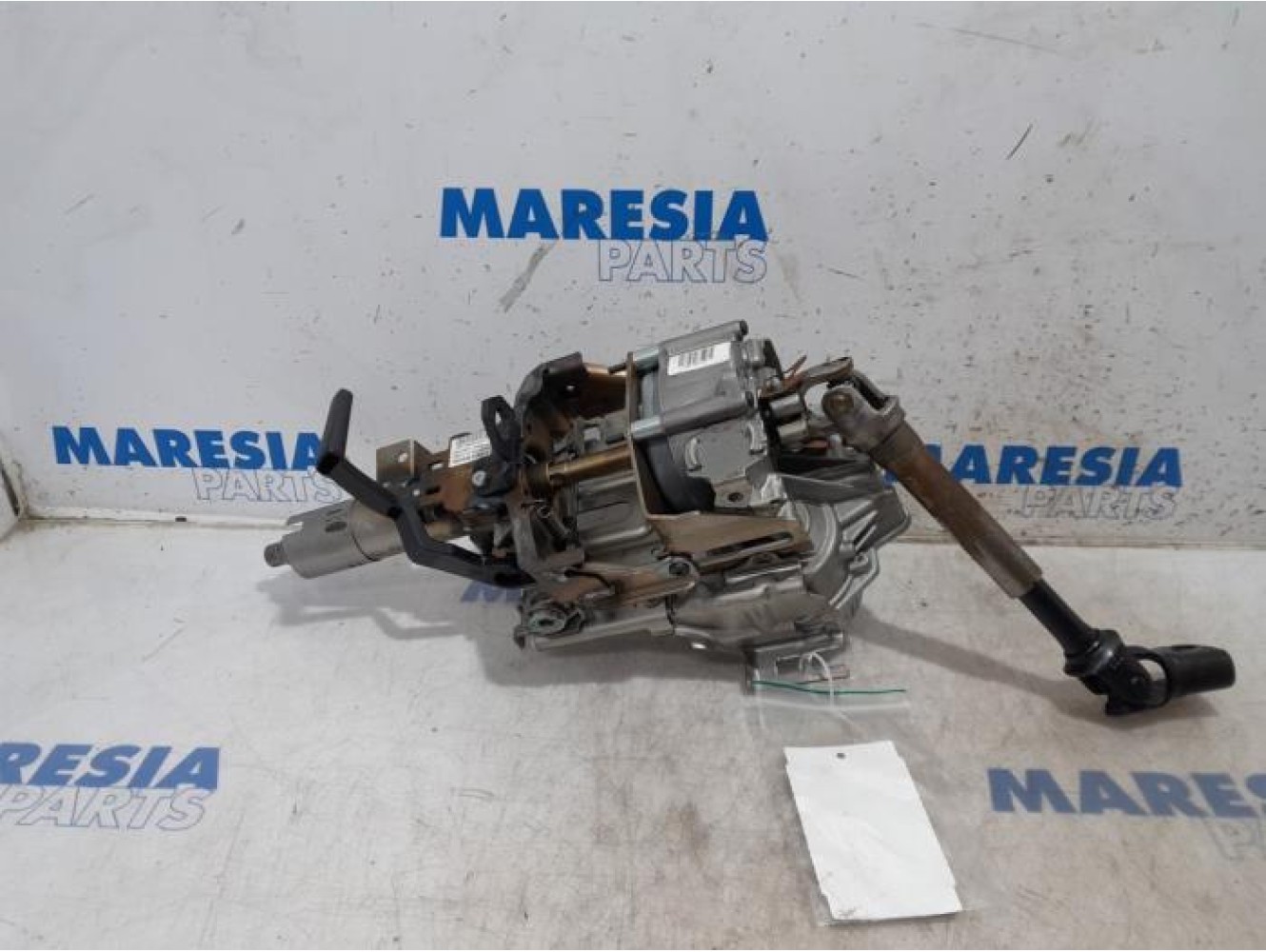 Renault - Clio - Steering column housing