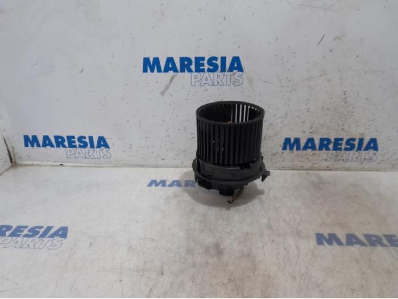 Renault - Clio - Heating and ventilation fan motor