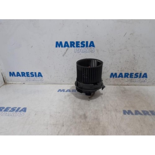 Renault - Clio - Heating and ventilation fan motor