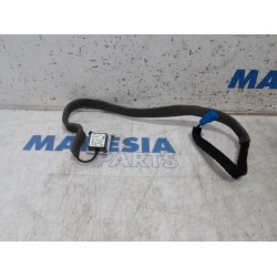 Renault - Clio - GPS antenna