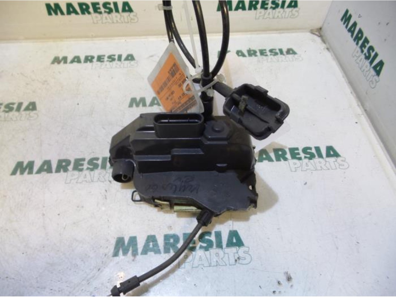 Renault - Grand Scenic - Front door lock mechanism 4-door, right