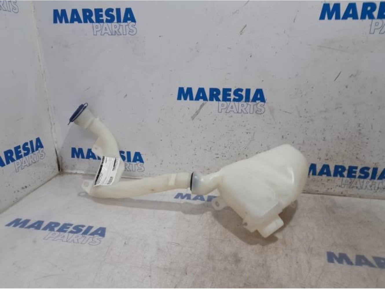 Citroen - DS3 - Front windscreen washer reservoir