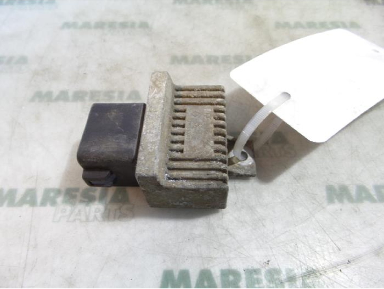 Renault - Laguna - Glow plug relay