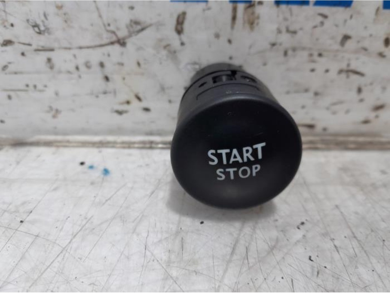 Renault - Clio - Start/Stopp Schalter
