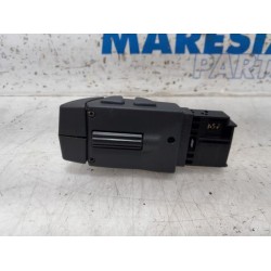 Renault - Clio - Commande radio volant
