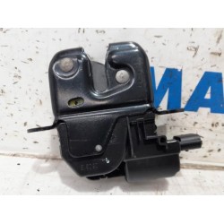 Renault - Clio - Tailgate lock mechanism