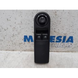 Renault - Clio - Multi-functional window switch