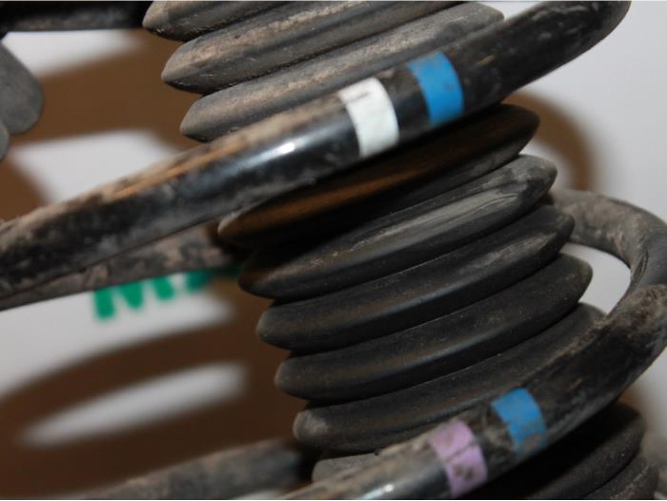 Peugeot - 307 - Front shock absorber rod, right