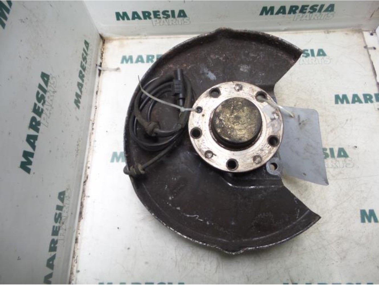 Alfa Romeo - 156 - Fusee links-achter