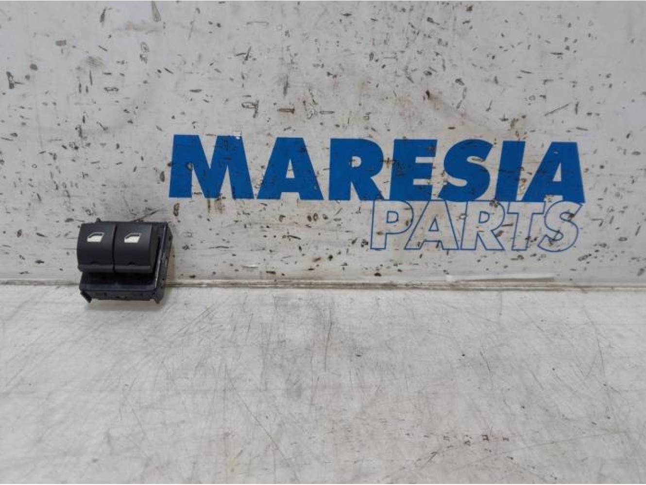 Citroen - C4 Cactus - Electric window switch