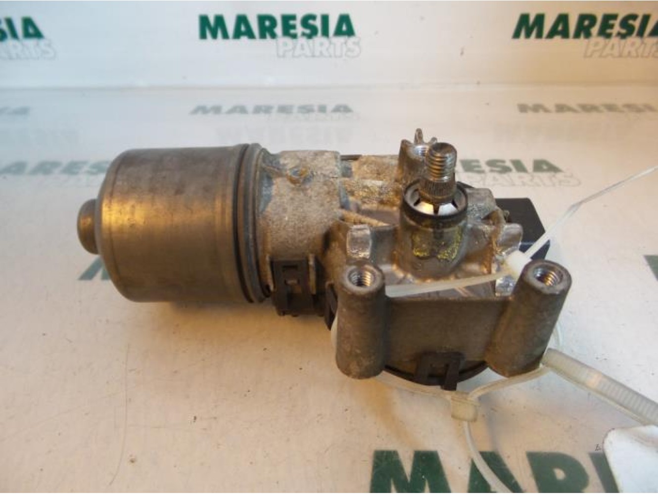 Alfa Romeo - 147 - Scheibenwischermotor vorne