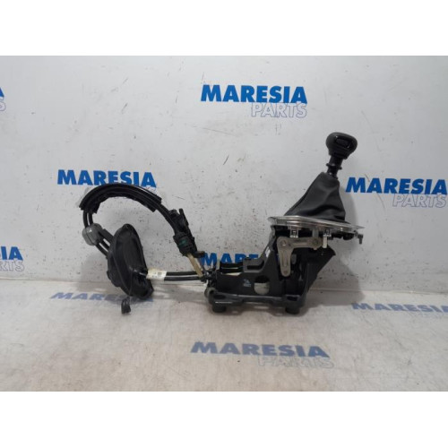 Peugeot - 208 - Gear stick