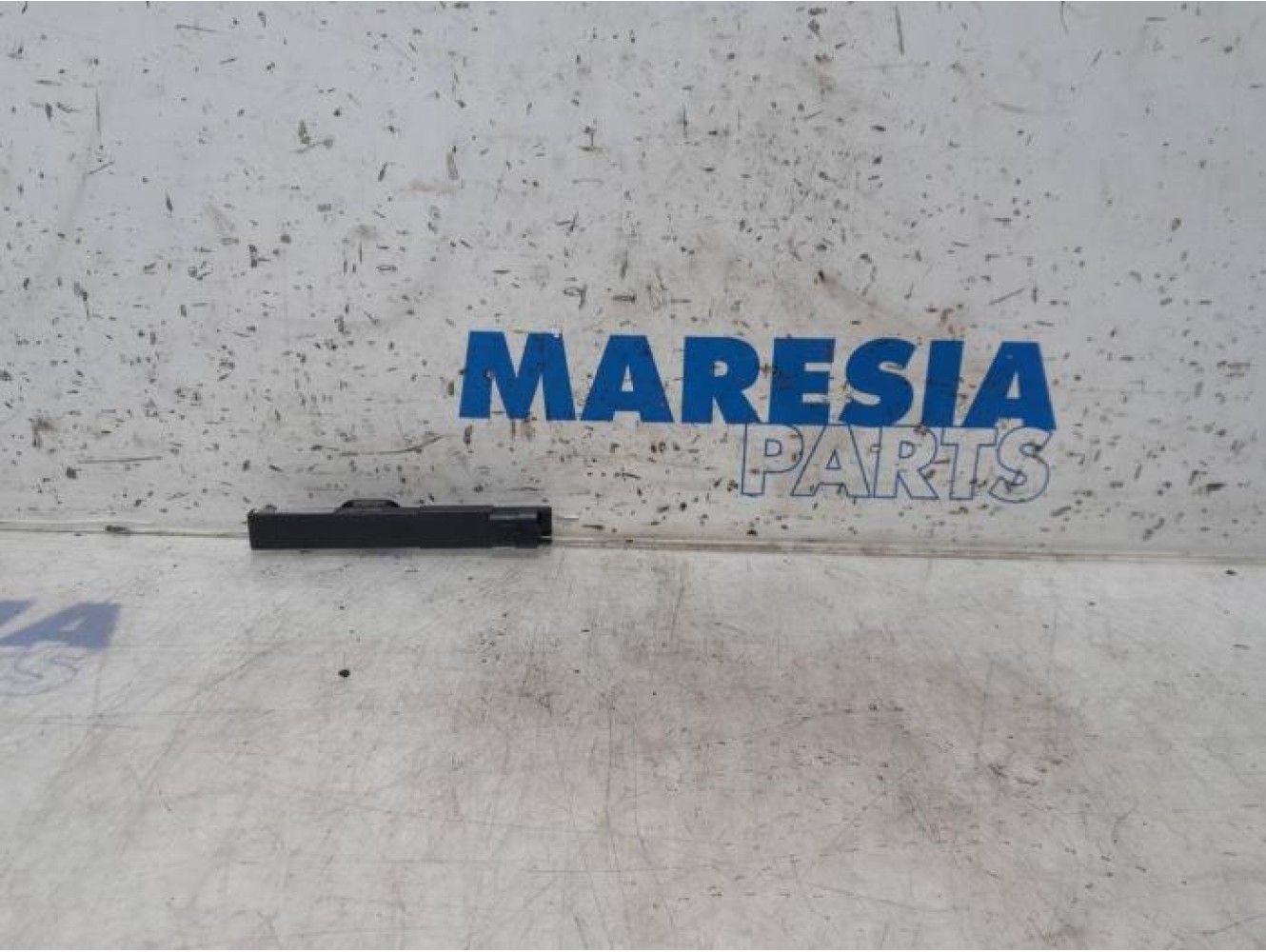 Peugeot - 208 - Antenne amplificateur