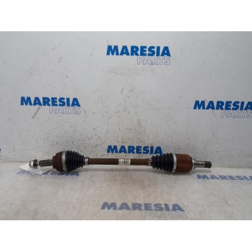 Renault - Clio - Front drive shaft, left