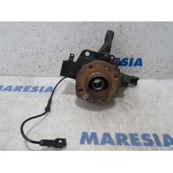 Renault - Clio - Knuckle, front right
