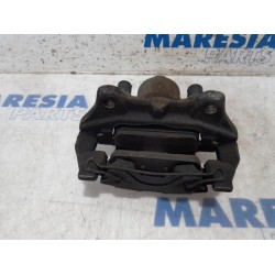 Renault - Clio - Front brake calliper, right