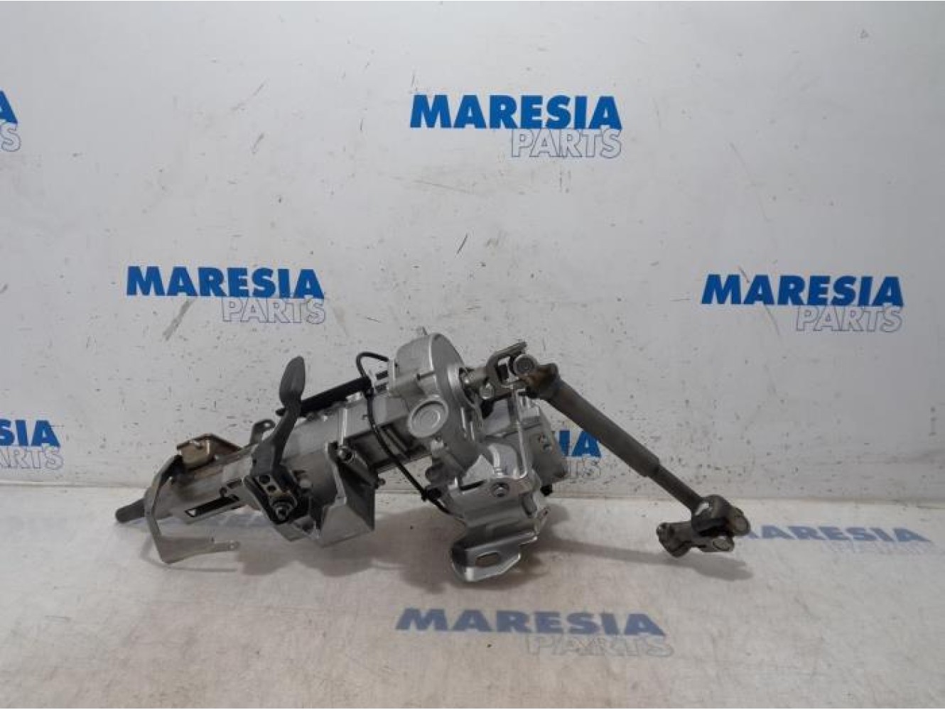 Renault - Clio - Steering column housing