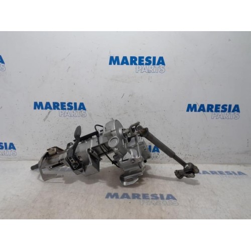 Renault - Clio - Steering column housing