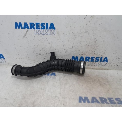 Renault - Clio - Air intake hose