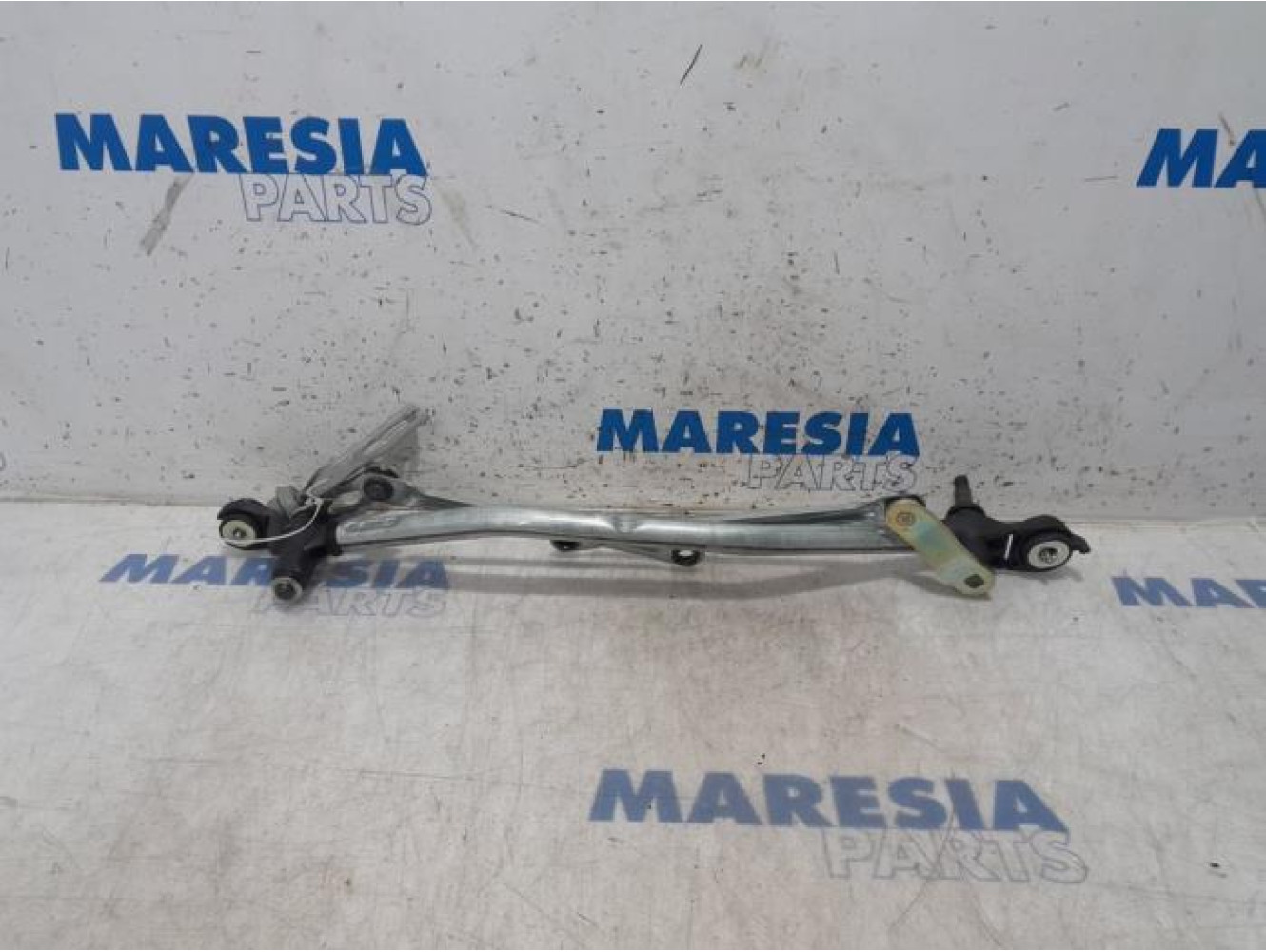 Peugeot - 208 - Wiper mechanism