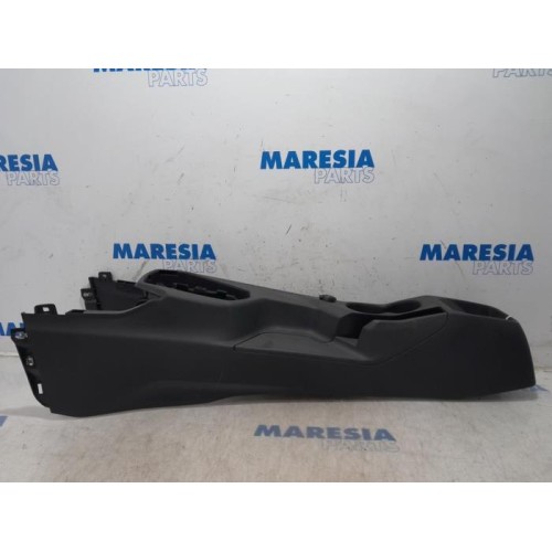 Peugeot - 208 - Middle console