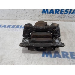 Renault - Clio - Front brake calliper, right