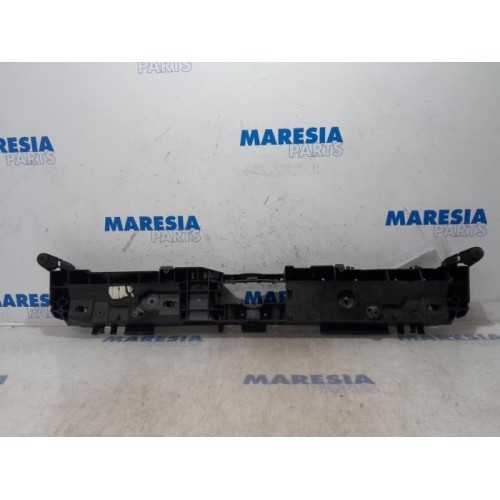 Renault - Clio - Lock plate